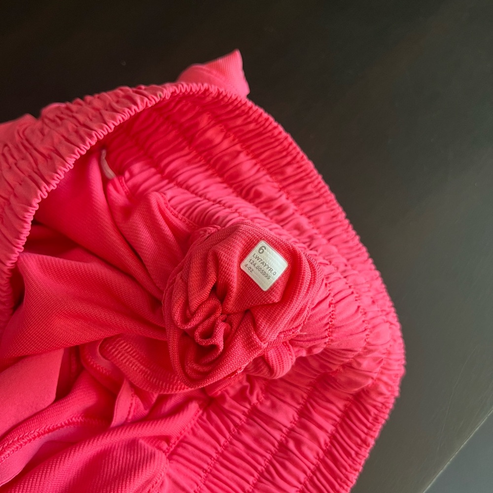 Pink Athletic Shorts lululemon high rise 2.5’ worn few times